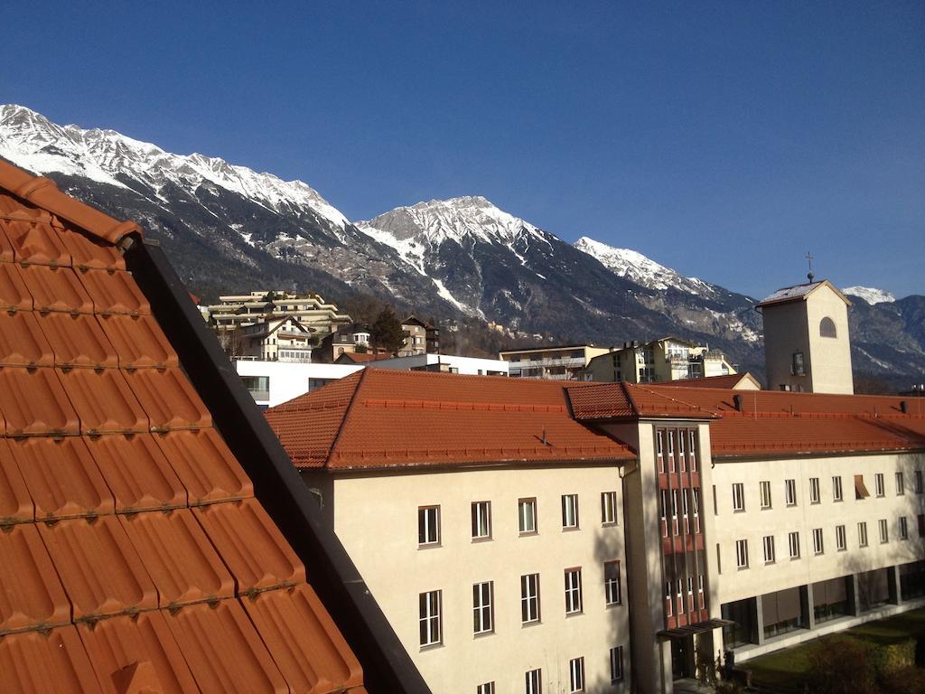 Riedz Apartments Innsbruck- Zentrales Apartmenthaus Mit Gruener Oase Extérieur photo