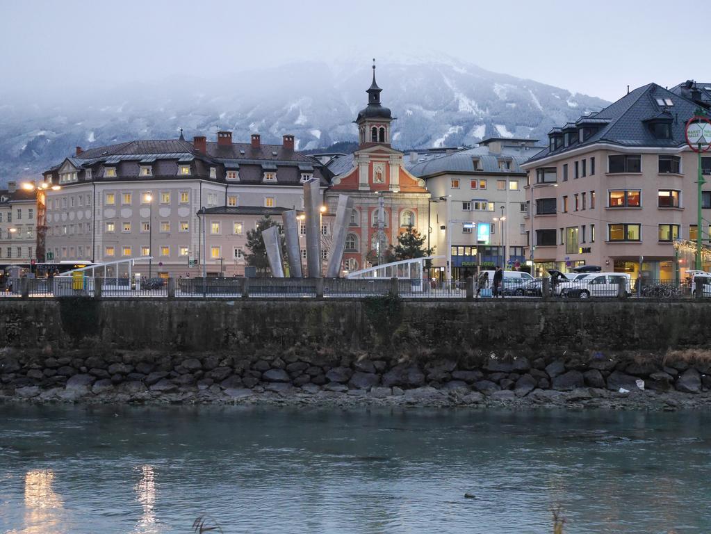 Riedz Apartments Innsbruck- Zentrales Apartmenthaus Mit Gruener Oase Extérieur photo
